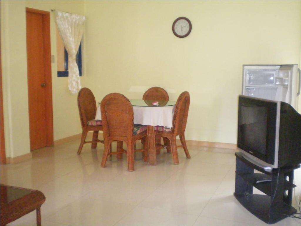 Dumaguete Springs Apartment Dumaguete City Habitación foto